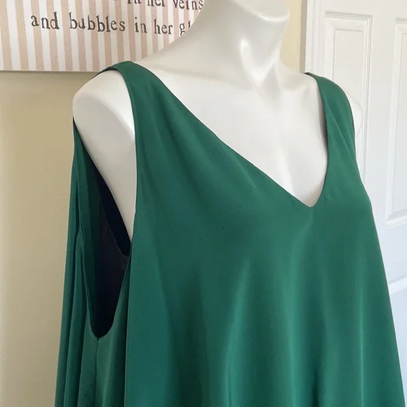 Green Blouse - Picture 5 of 8